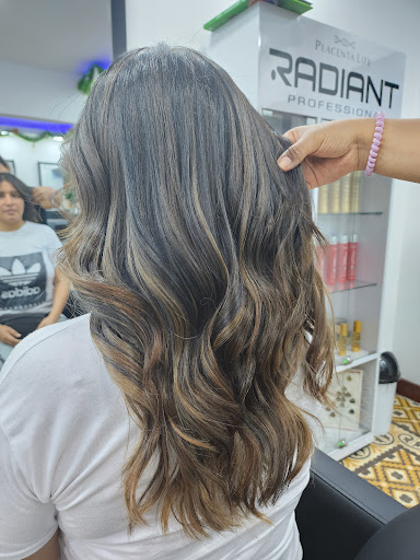 ANTHONY ARCE SALON - PUEBLO LIBRE