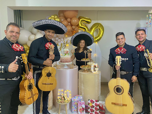 mariachis en cercado de lima